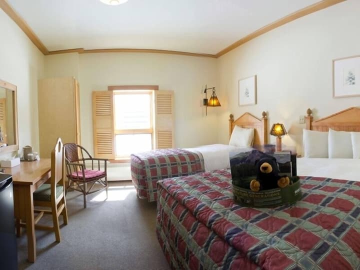 Old Faithful Snow Lodge & Cabins - Inside the Park