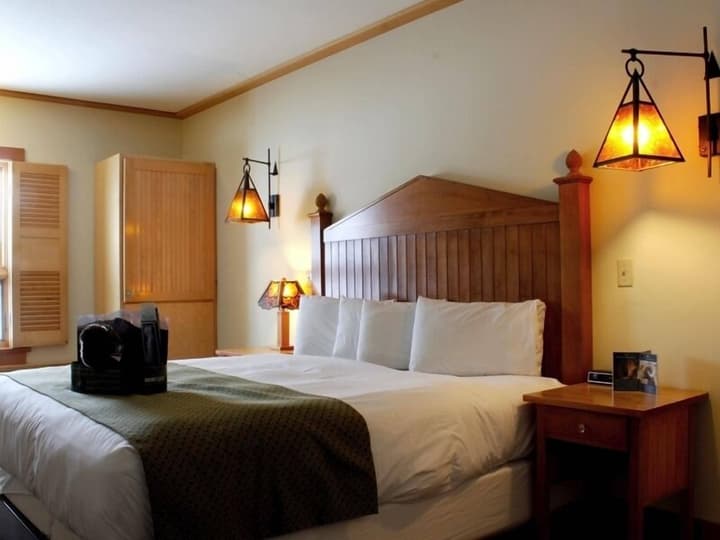 Old Faithful Snow Lodge & Cabins - Inside the Park