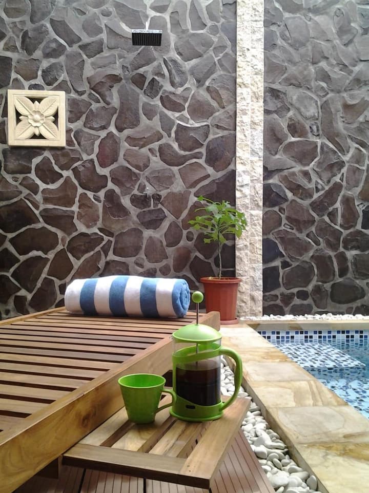 Lovina Oasis