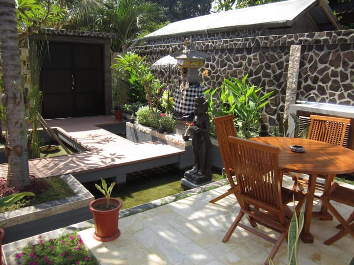 Lovina Oasis