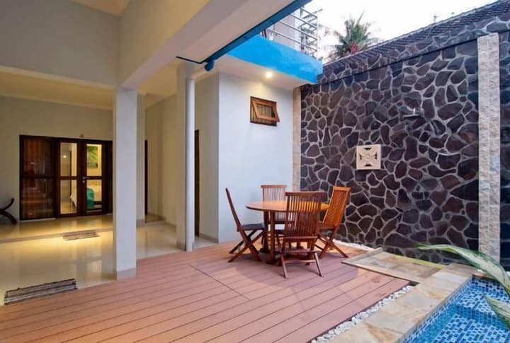 Lovina Oasis