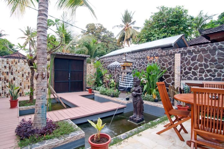 Lovina Oasis