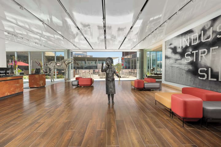 The Art Hotel Denver, Curio Collection by Hilton