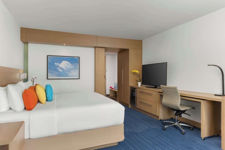 The Art Hotel Denver, Curio Collection by Hilton