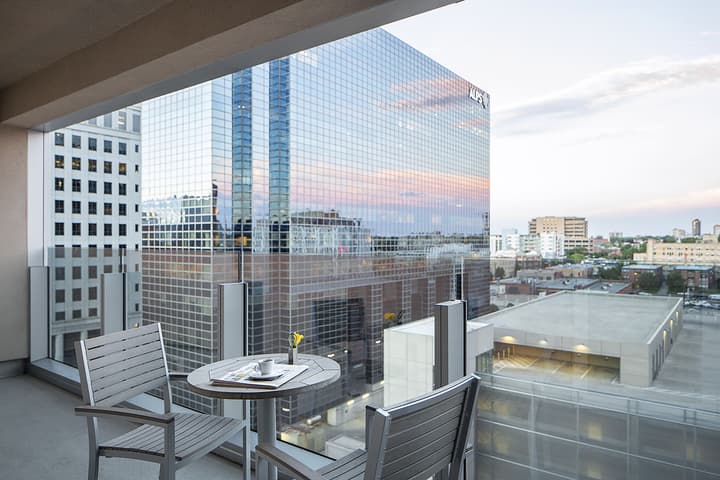 The Art Hotel Denver, Curio Collection by Hilton