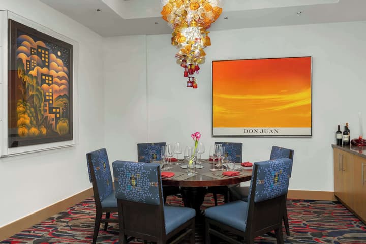 The Art Hotel Denver, Curio Collection by Hilton