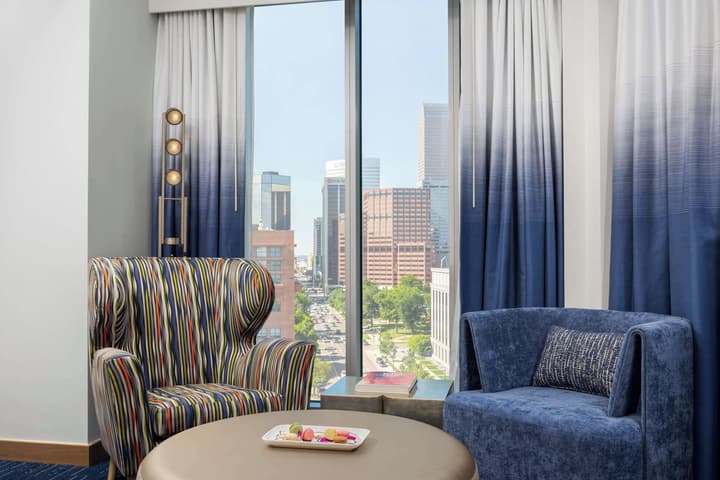 The Art Hotel Denver, Curio Collection by Hilton