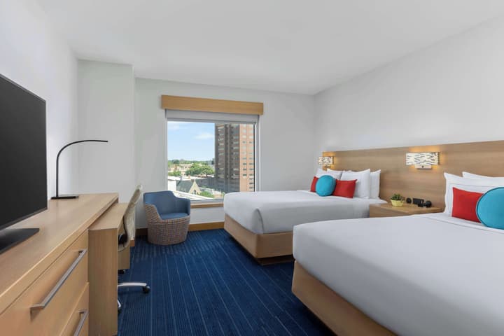 The Art Hotel Denver, Curio Collection by Hilton