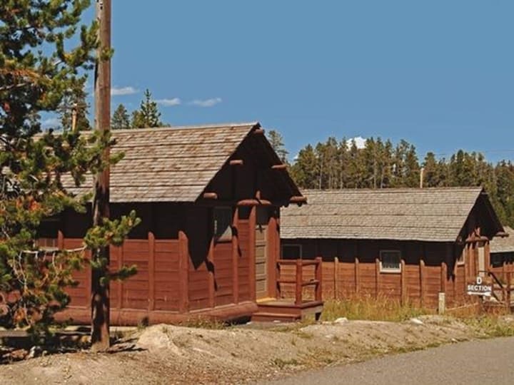 Lake Lodge Cabins - Inside the Park