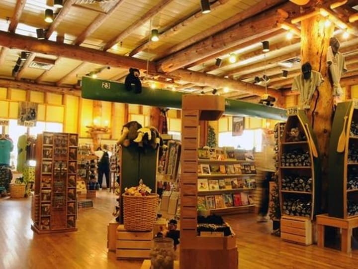 Lake Lodge Cabins - Inside the Park