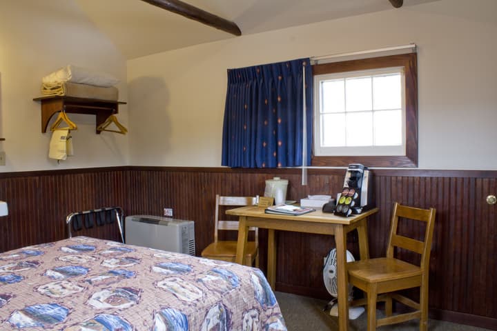 Lake Lodge Cabins - Inside the Park