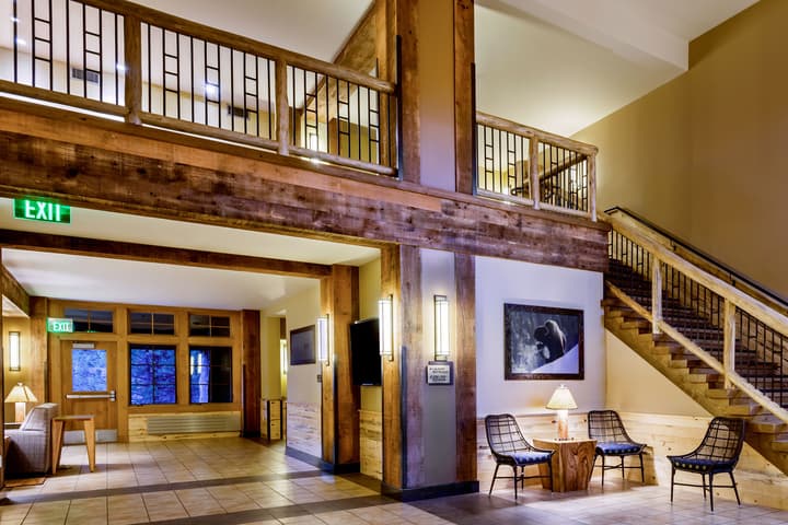 Canyon Lodge & Cabins - Inside the Park