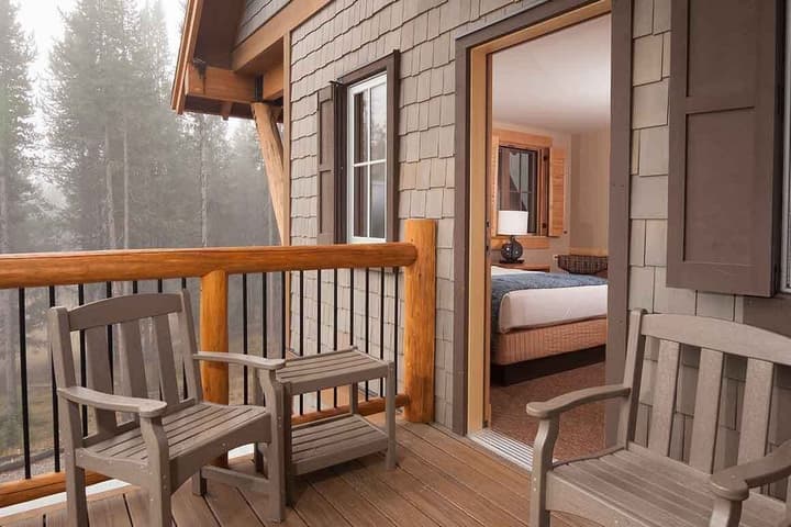 Canyon Lodge & Cabins - Inside the Park