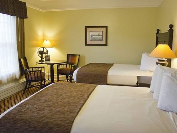 Lake Yellowstone Hotel and Cabins