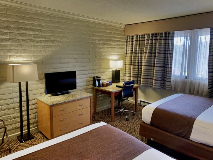 Thunderbird Lodge - Inside the Park