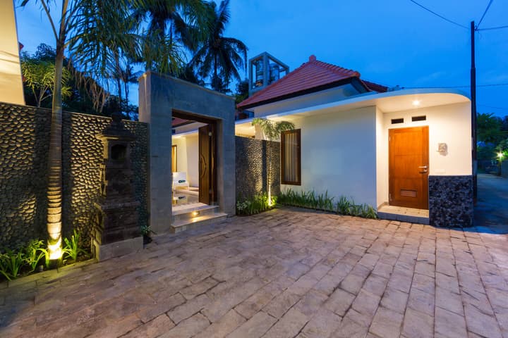 Odika Lovina House and Villa