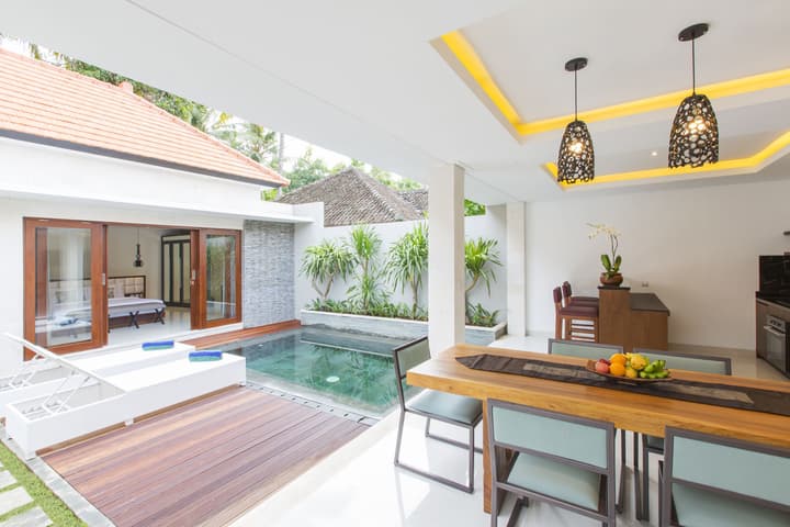 Odika Lovina House and Villa
