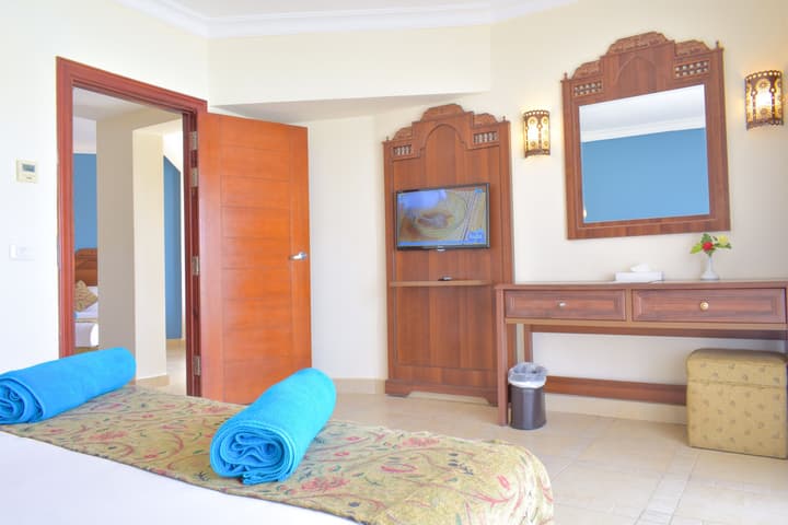 Jasmine Palace Resort & Spa