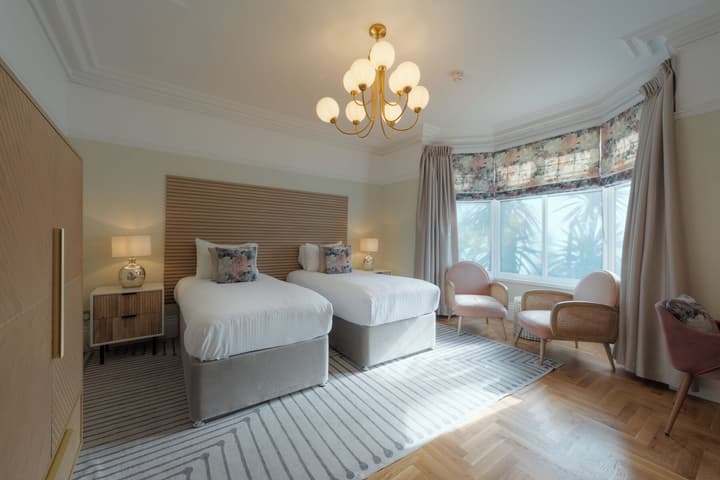 Florence House Hotel & Restaurant