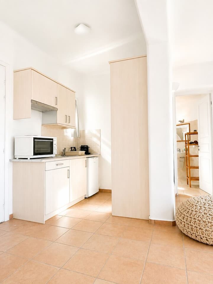Yakinthos Residence