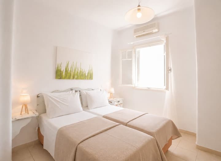 Yakinthos Residence