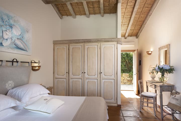 Li Finistreddi Exclusive Country Retreat