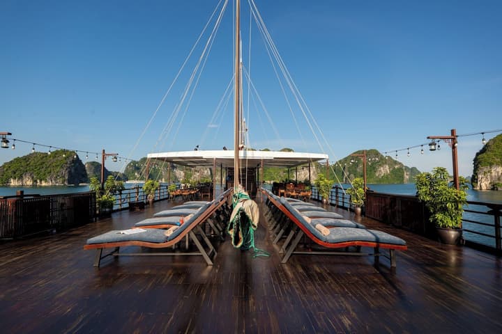 Halong Phoenix Cruiser