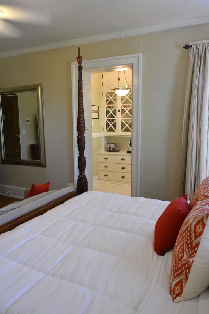 Inn at 835 Boutique Hotel