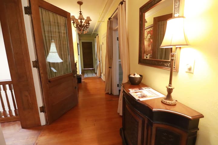 Inn at 835 Boutique Hotel