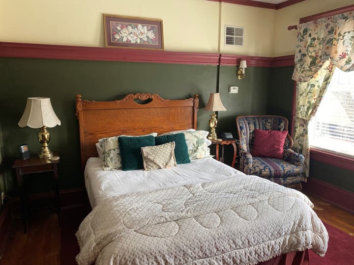 Inn at 835 Boutique Hotel
