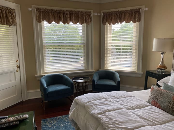 Inn at 835 Boutique Hotel