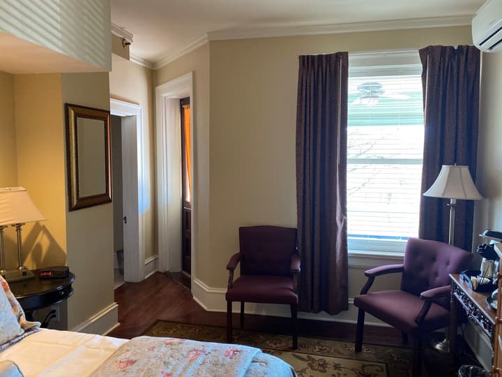 Inn at 835 Boutique Hotel