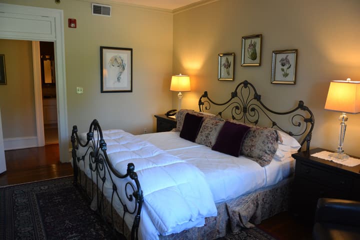 Inn at 835 Boutique Hotel