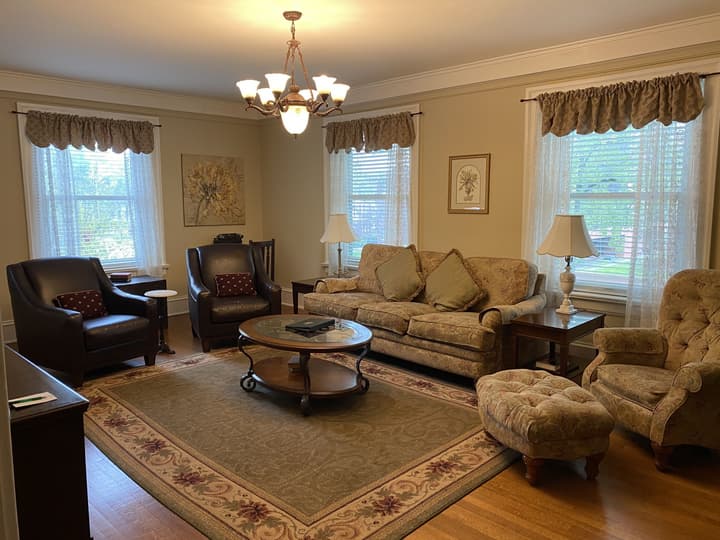 Inn at 835 Boutique Hotel