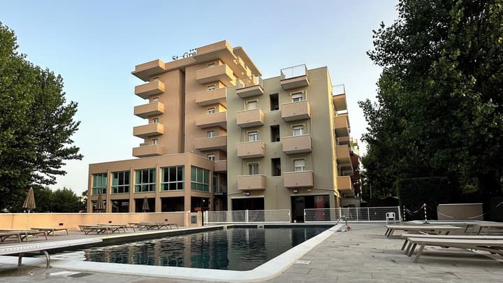 Hotel St. Gregory Park