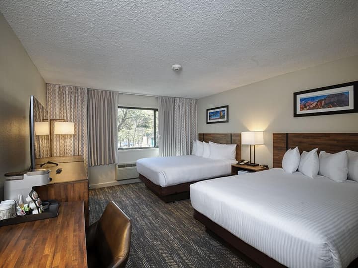 Yavapai Lodge