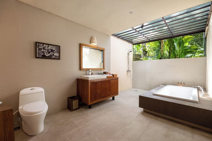 Senetan Villas and Spa Resort