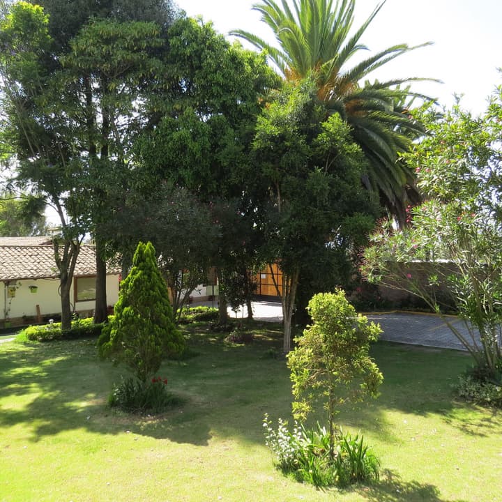 Hosteria Airport Garden