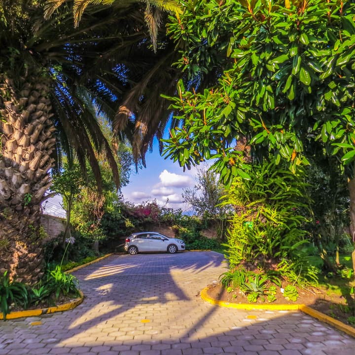 Hosteria Airport Garden