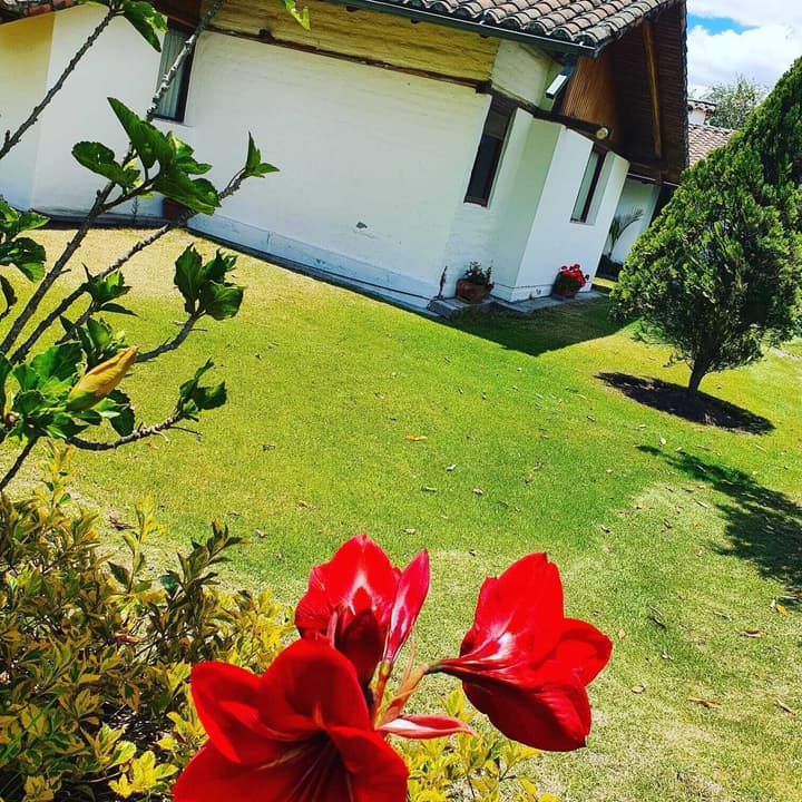 Hosteria Airport Garden