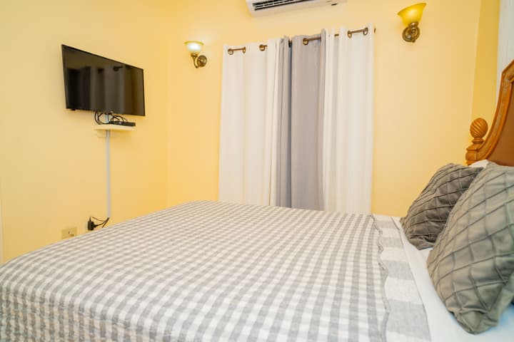 Connie's Comfort Suites