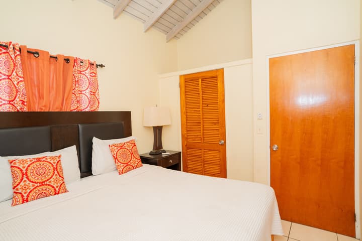 Connie's Comfort Suites