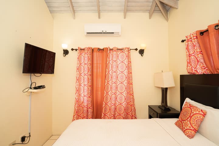 Connie's Comfort Suites