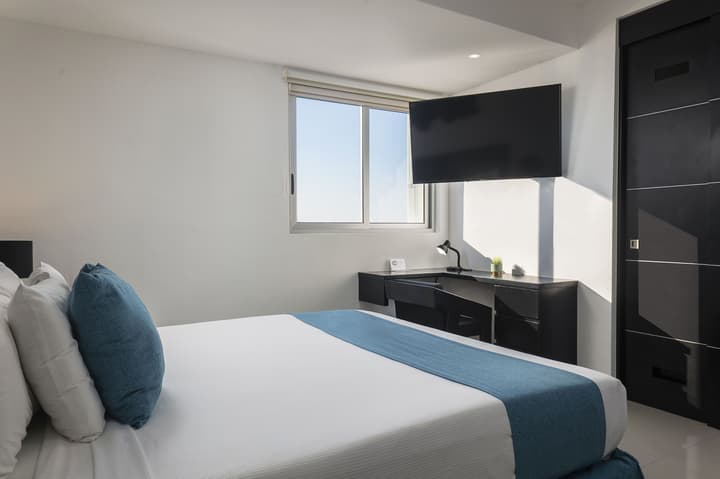 Suites Malecon Cancun