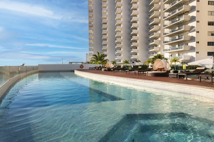 Suites Malecon Cancun