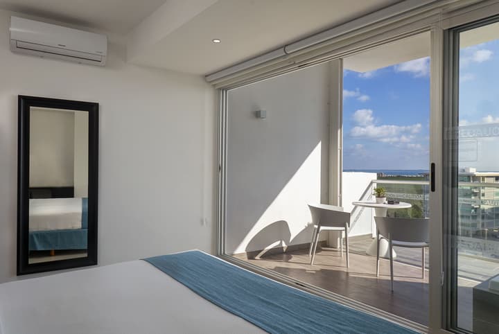 Suites Malecon Cancun