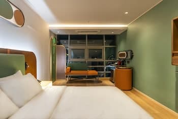 L&L Central Hotel