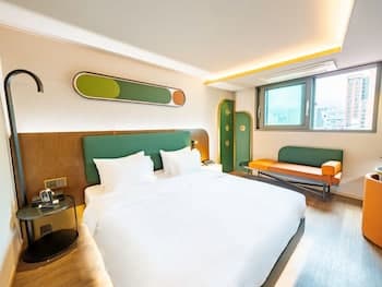L&L Central Hotel