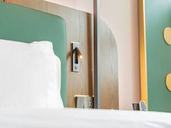 L&L Central Hotel