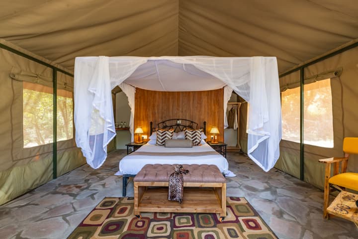 Sentrim Mara Game Lodge